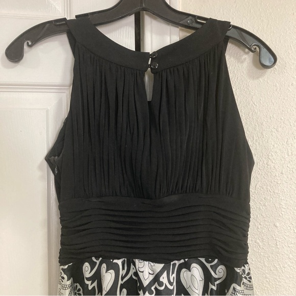 Signature by Sangria Black/Gray Dress Fit & Flare handkerchief hem sleeveless 8 - Picture 6 of 16